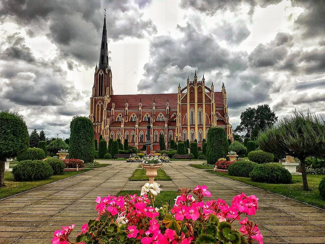 Троицкий костел в гервятах фото